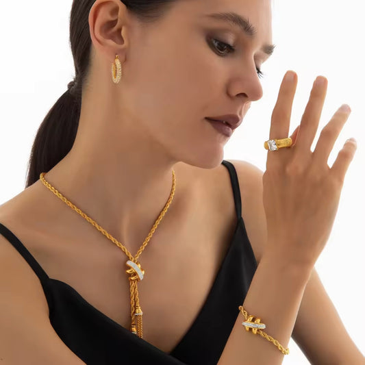 Size and Measurement Guide for Women’s Jewelry: How to Find the Perfect Fit