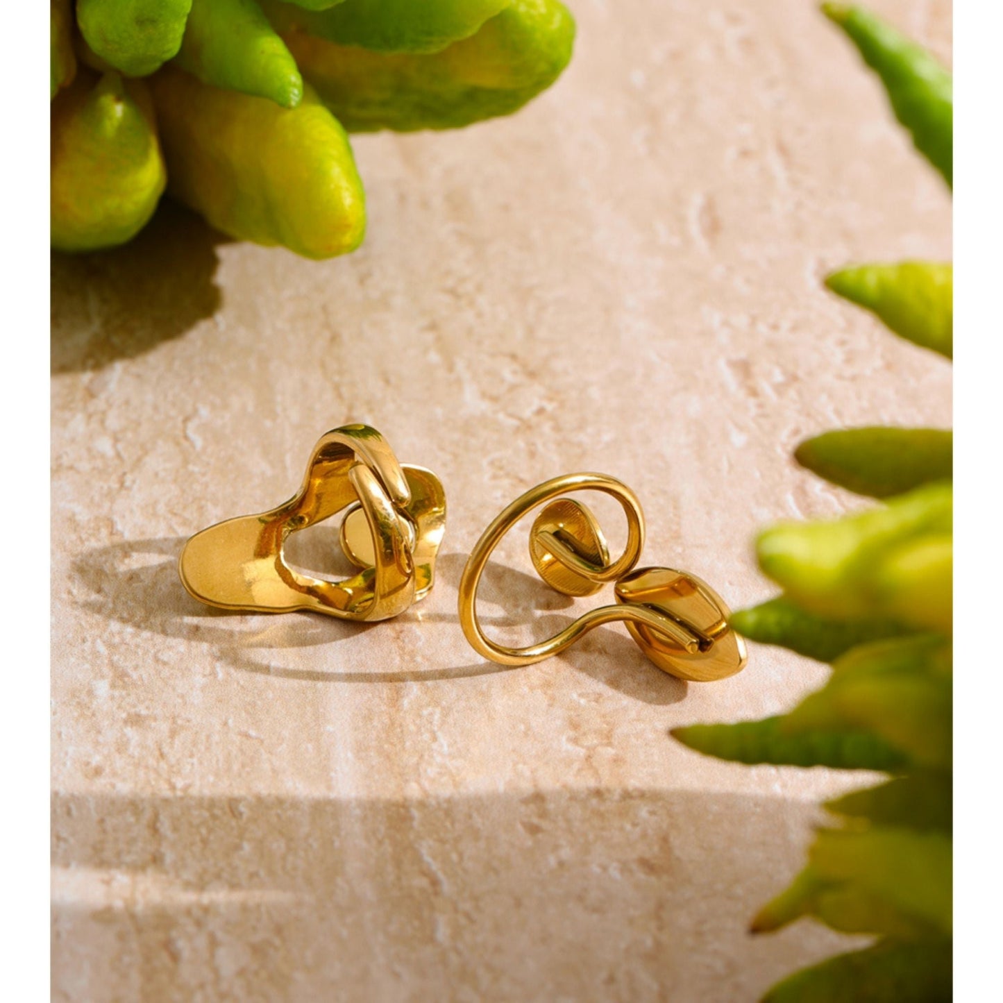 Luna Aura Adjustable Statement Gold Plated Ring — Red Agate & White Shell