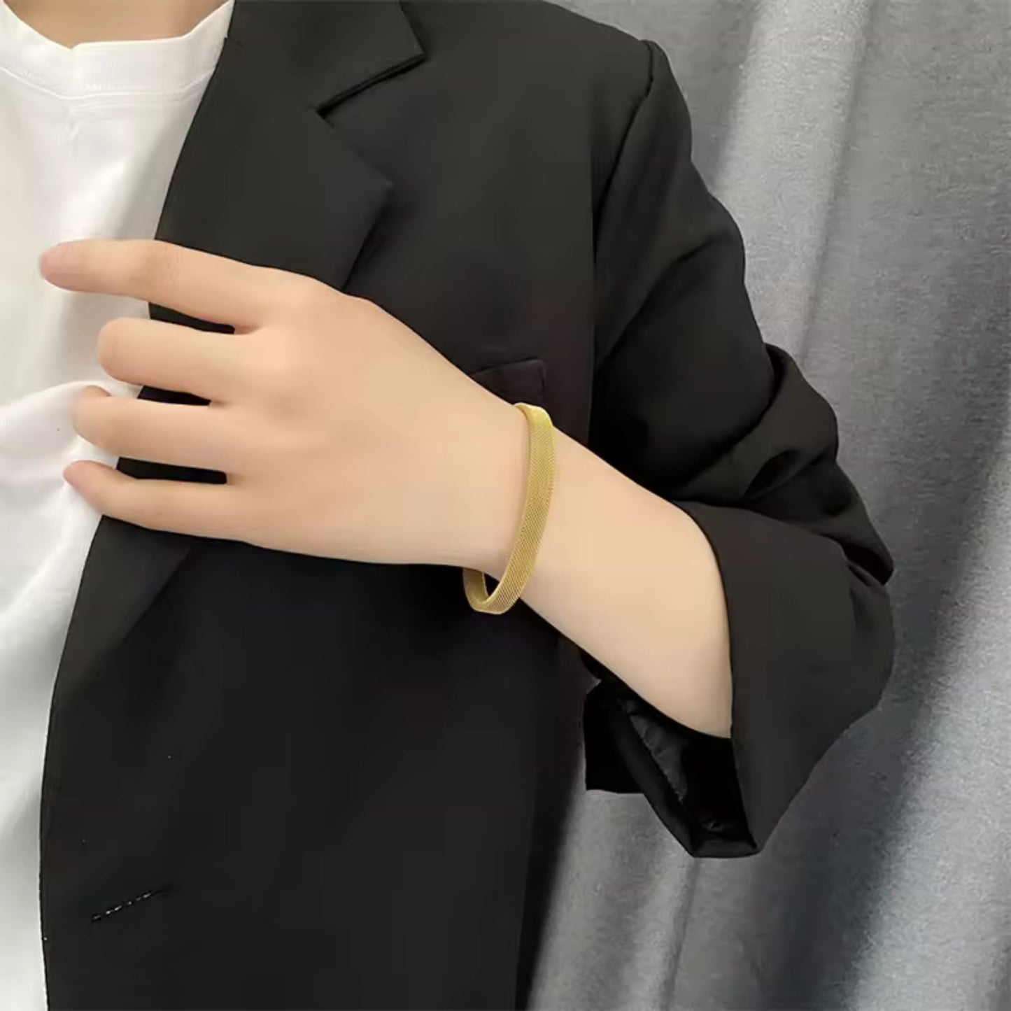 سوار شبكي ذهبي
