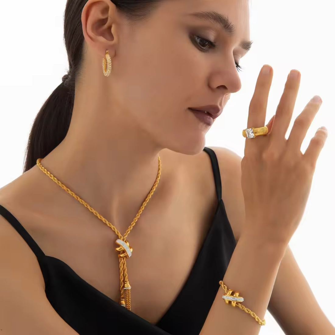 Size and Measurement Guide for Women’s Jewelry: How to Find the Perfect Fit