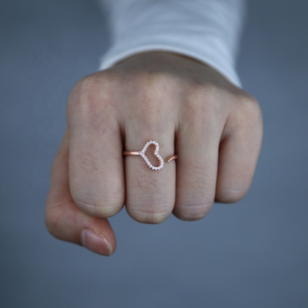 925 Silver Rose Gold Big Heart Adjustable Ring with a large heart-shaped design, shown on a model's hand