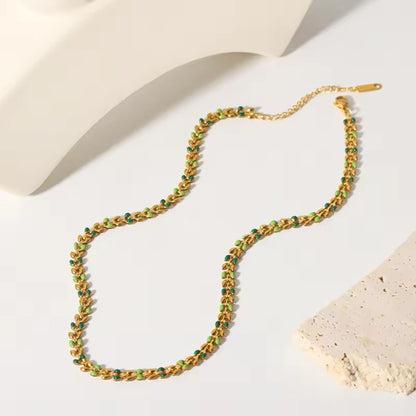 Detail of the adjustable chain and secure clasp on the Colorful Leaf Drop Necklace & Bracelet Set, ensuring a perfect fit.