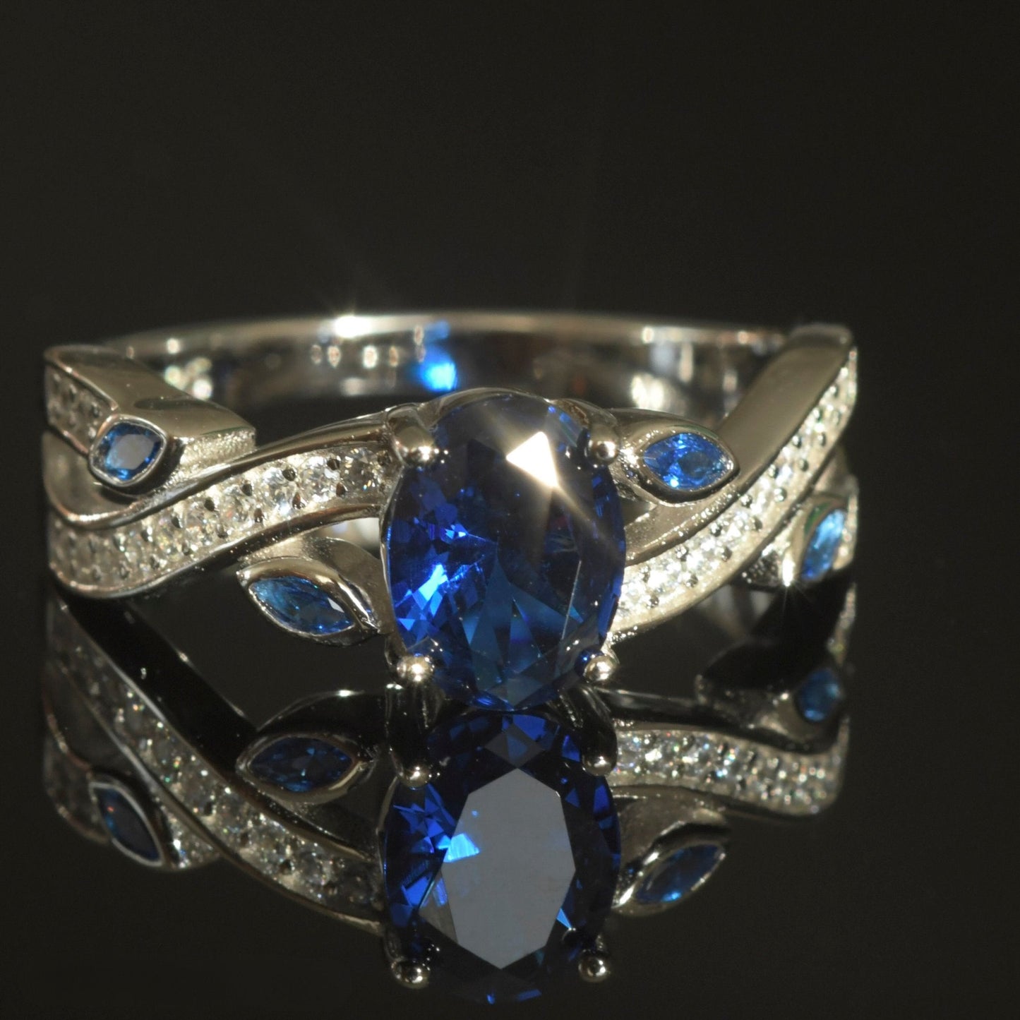 Elegant 925 Sterling Silver Ring with Platinum Plating and AAAAA CZ Stones