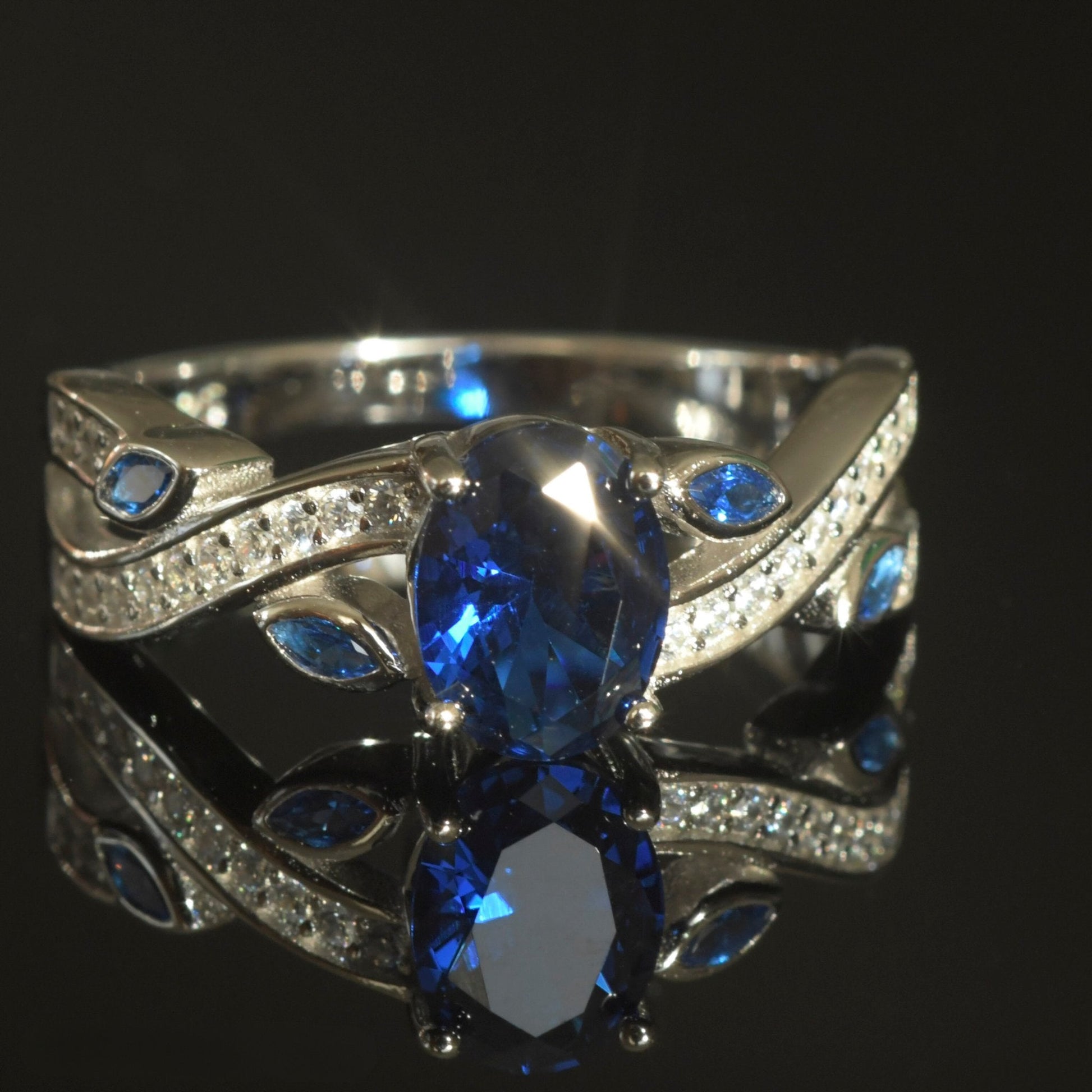 Elegant 925 Sterling Silver Ring with Platinum Plating and AAAAA CZ Stones