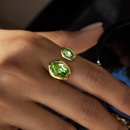 Emerald Glow Ring – 18K Gold Stainless Steel