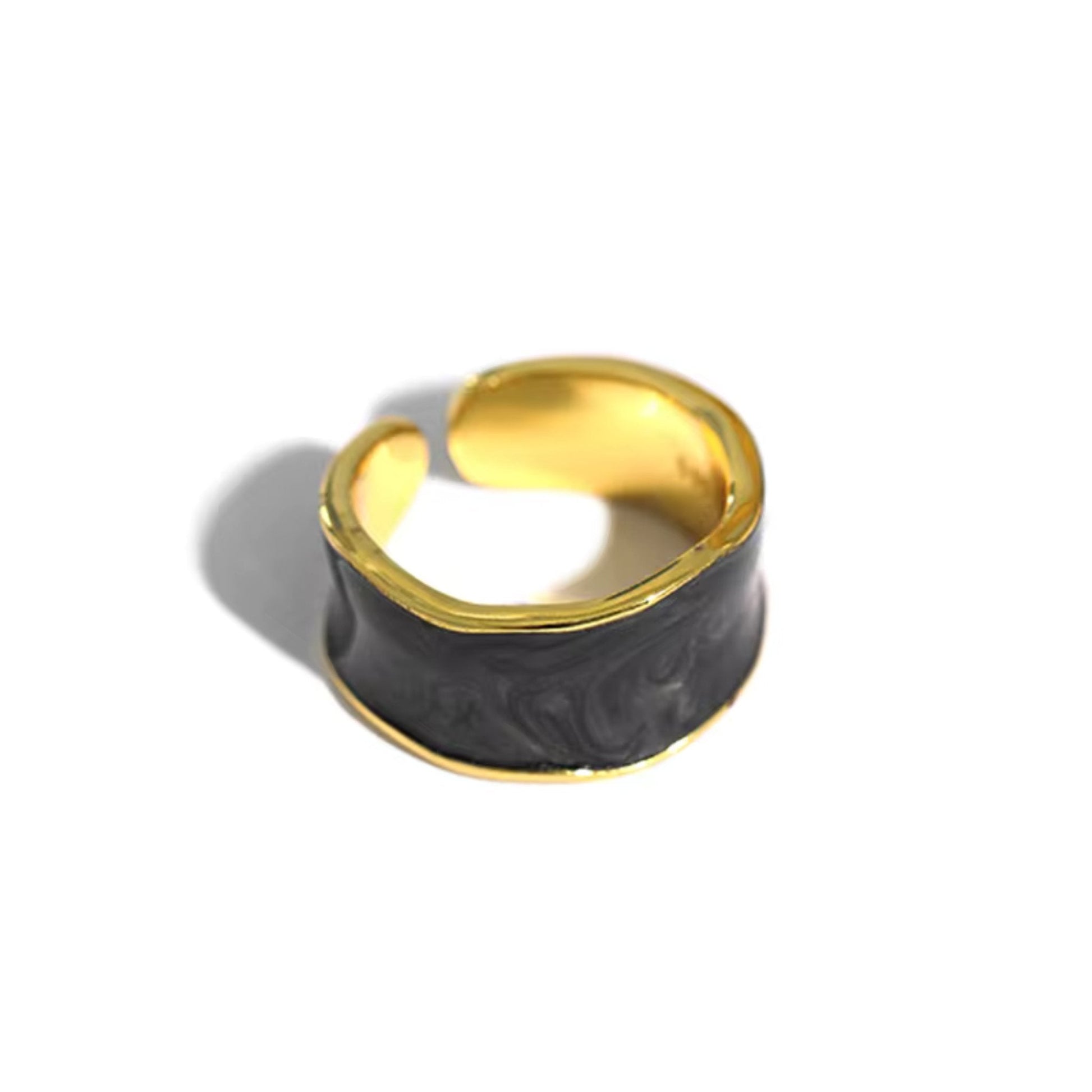 Enchanted Wave Adjustable Ring in 18K gold-plated 925 Sterling Silver with luxurious Grey enamel paint and a wave-shaped design.