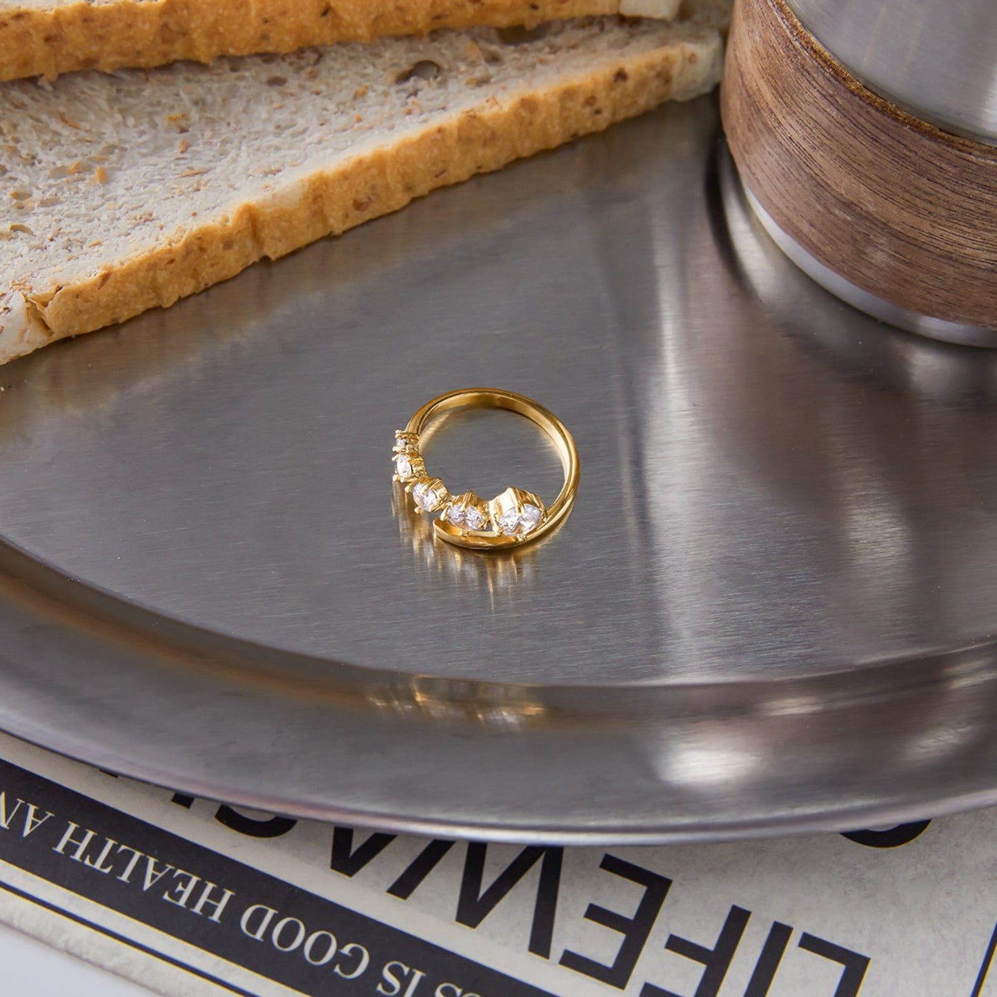 Eternal Spark Ring – 18K Gold Stainless Steel