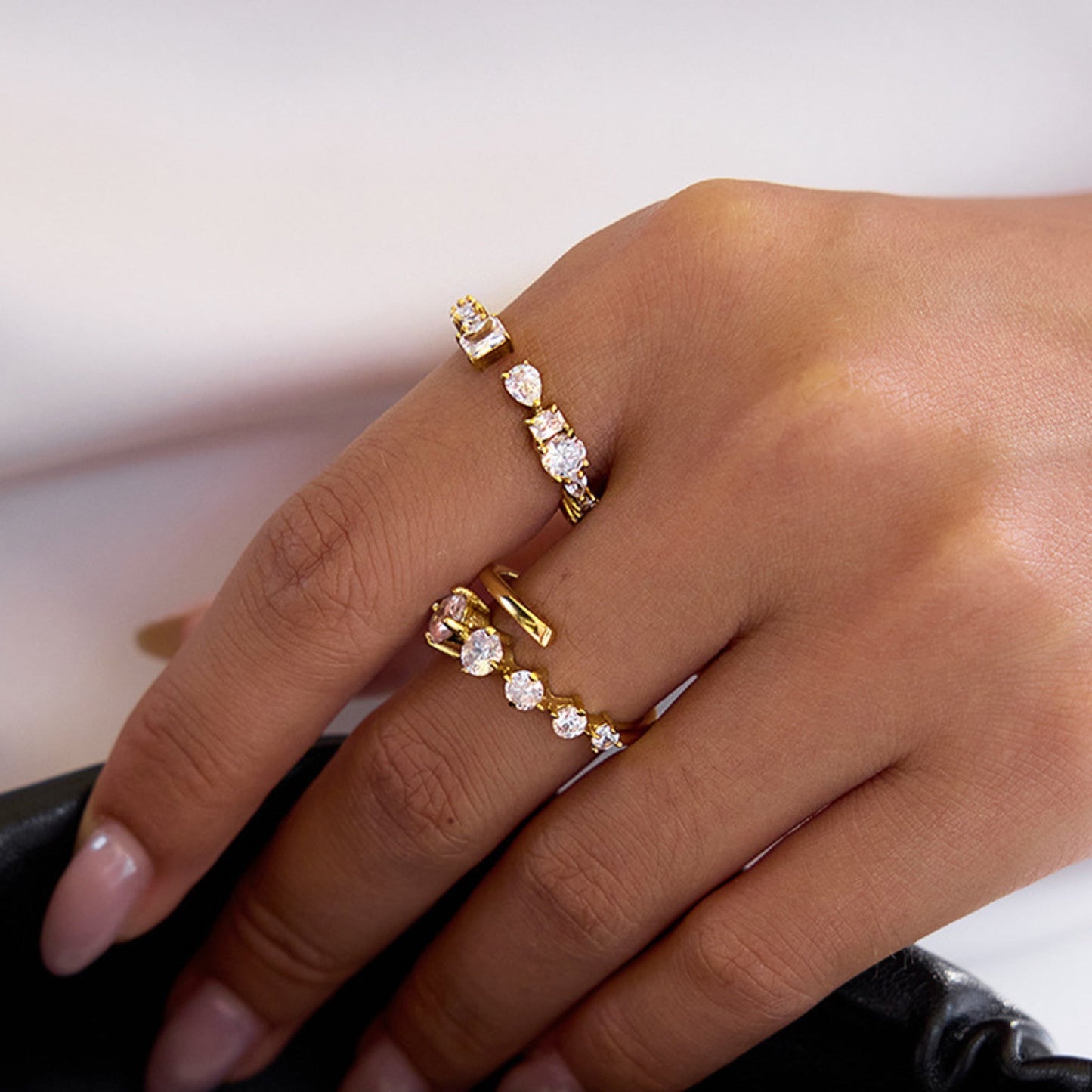 Eternal Spark Ring – 18K Gold Stainless Steel