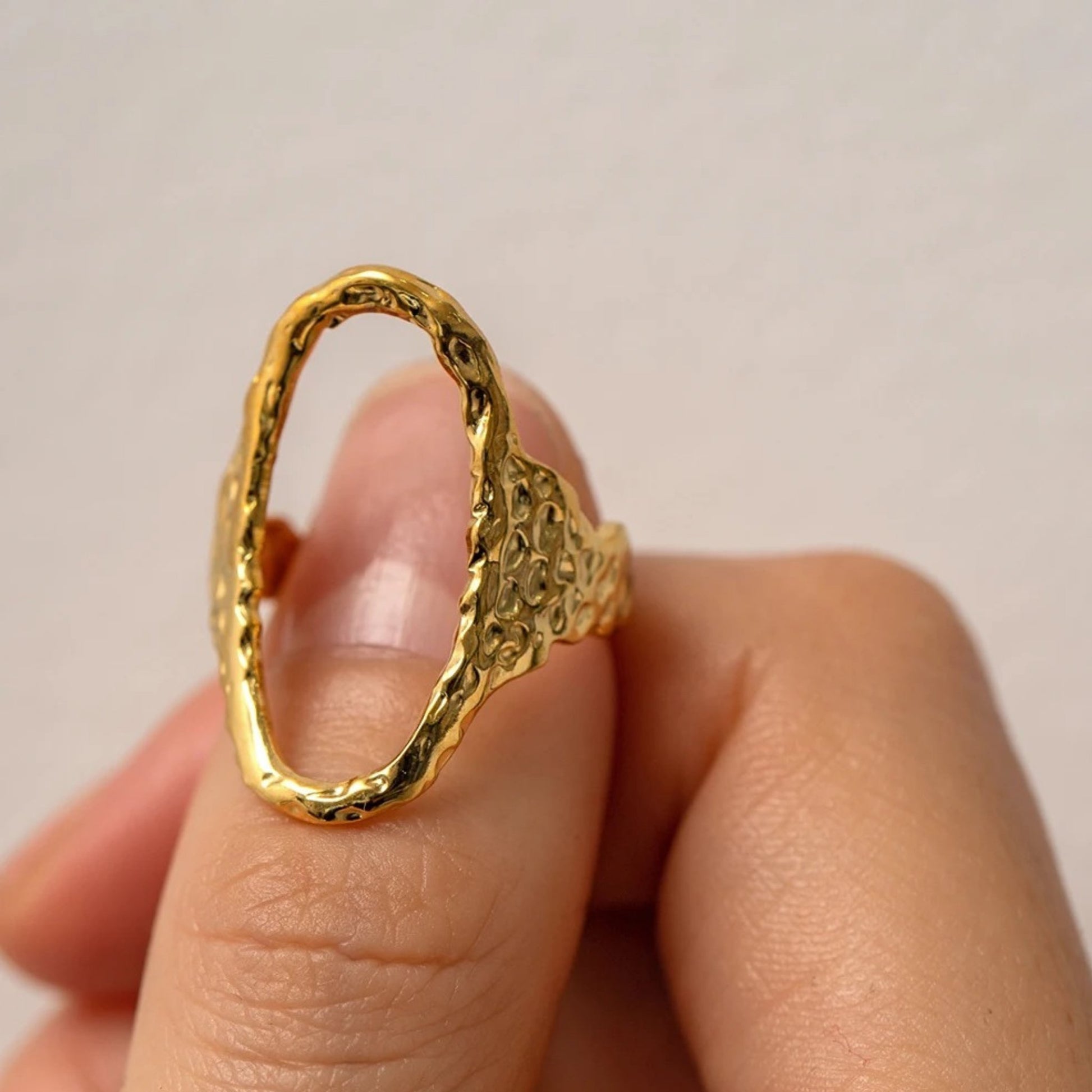 Hammered Elegance Oval Open Ring