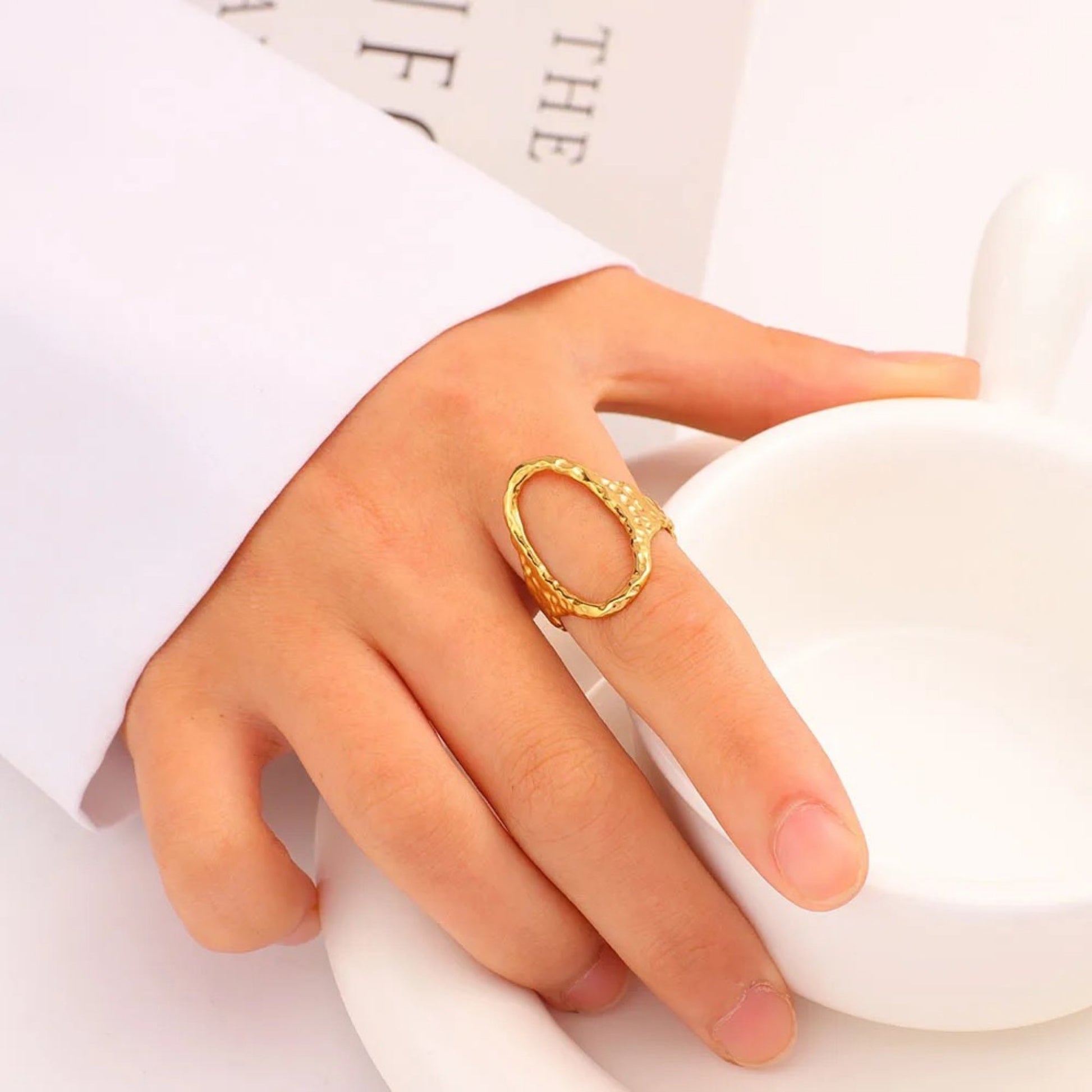 Hammered Elegance Oval Open Ring