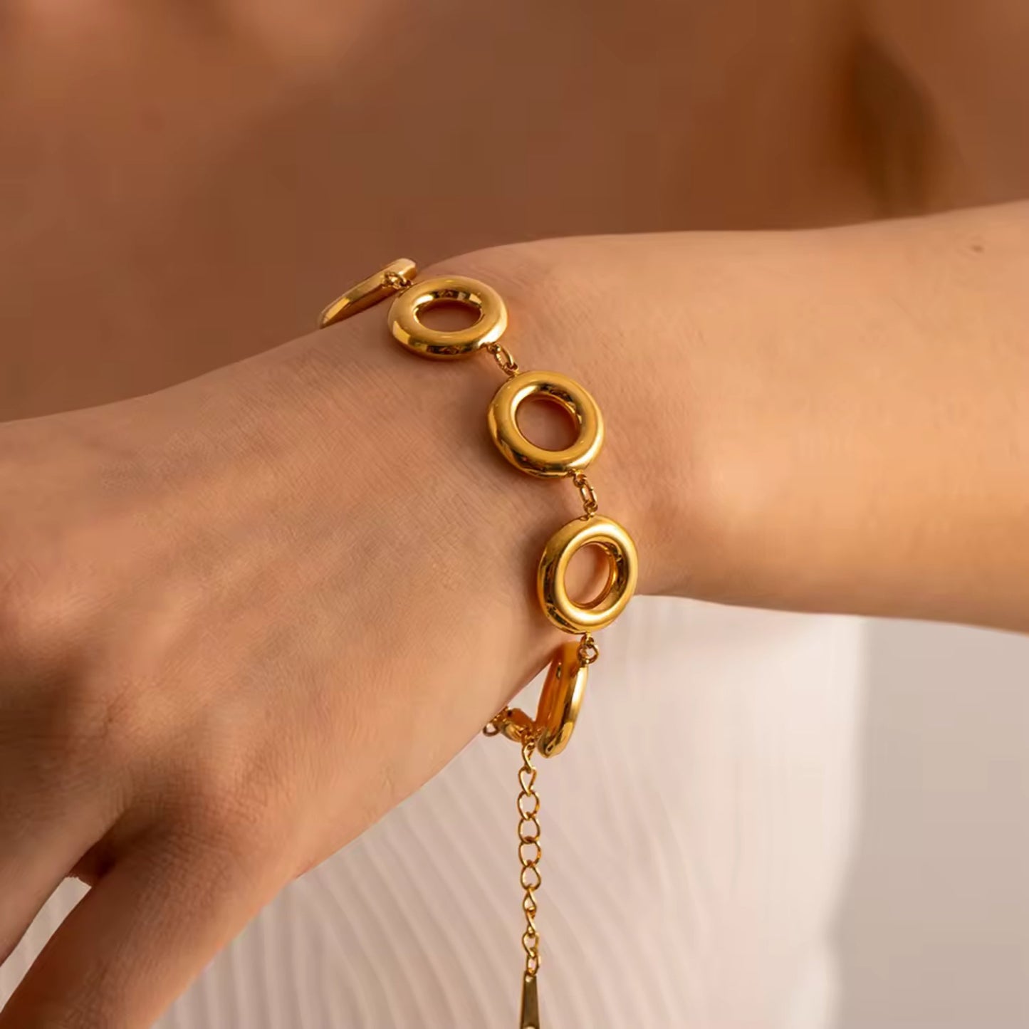 Luxura Bold Link Bracelet - 18K Gold Plated