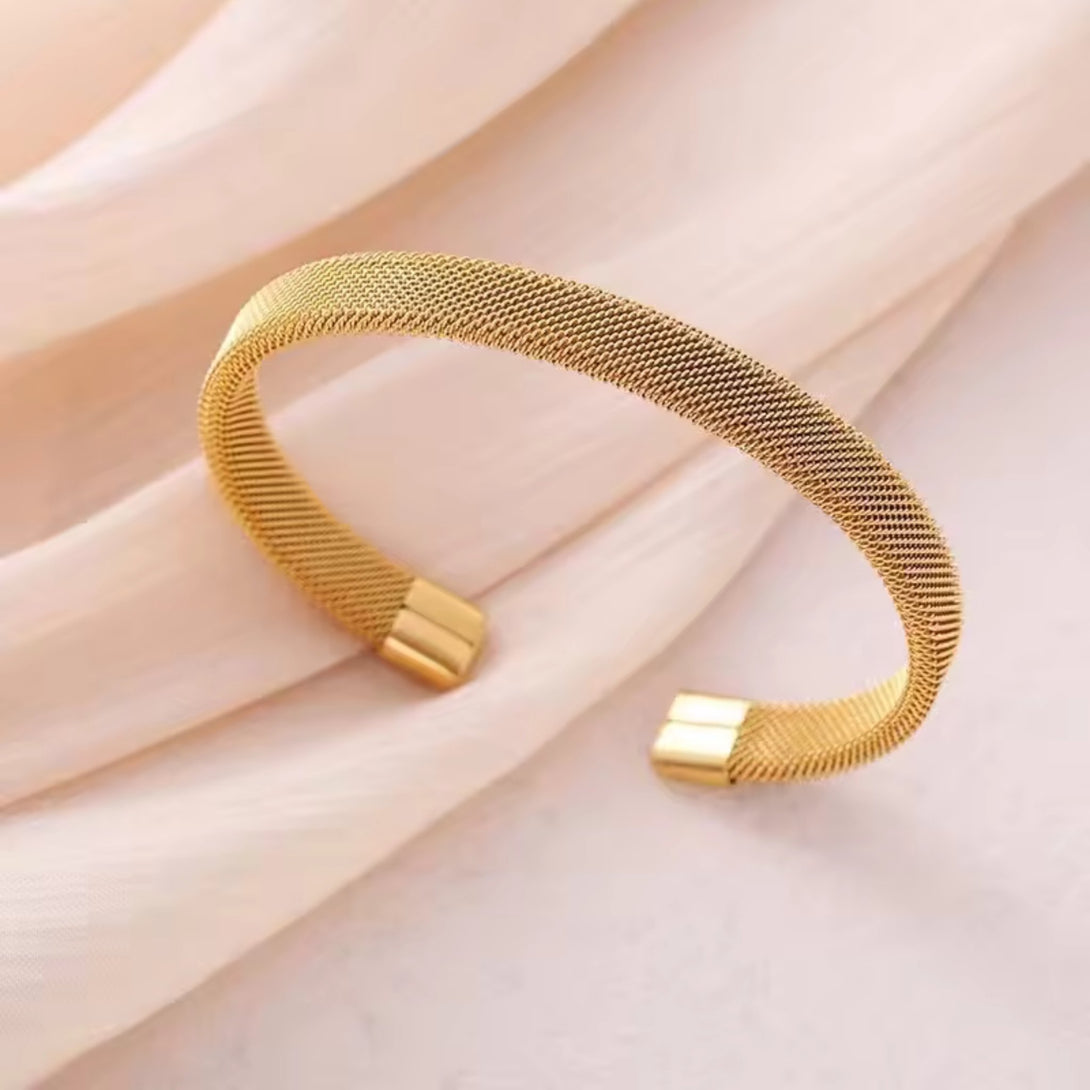 Mesh Textured Gold 18K Gold Plated Bangle – BALLA e BRILLA