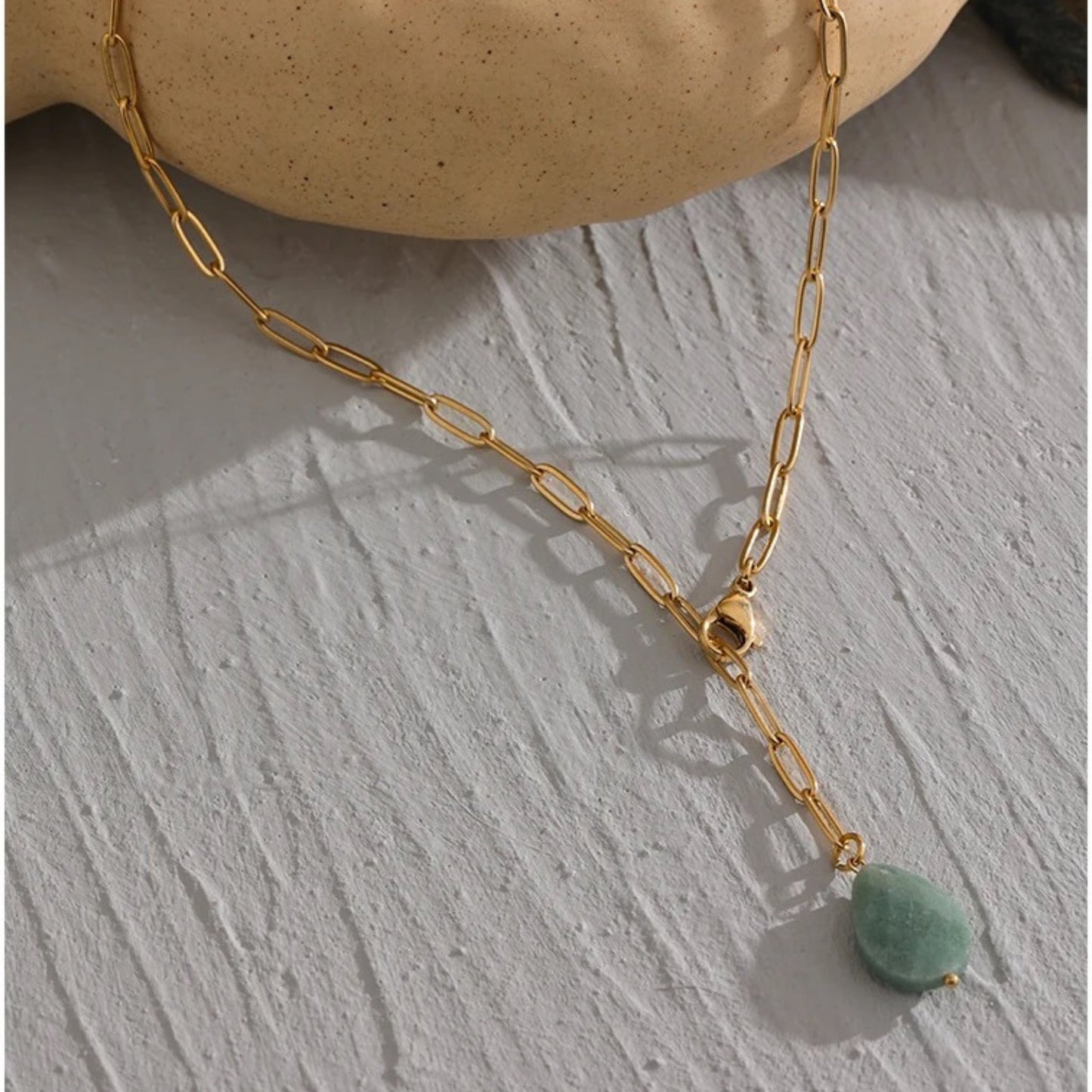 Minimalist Agate Pendant Necklace