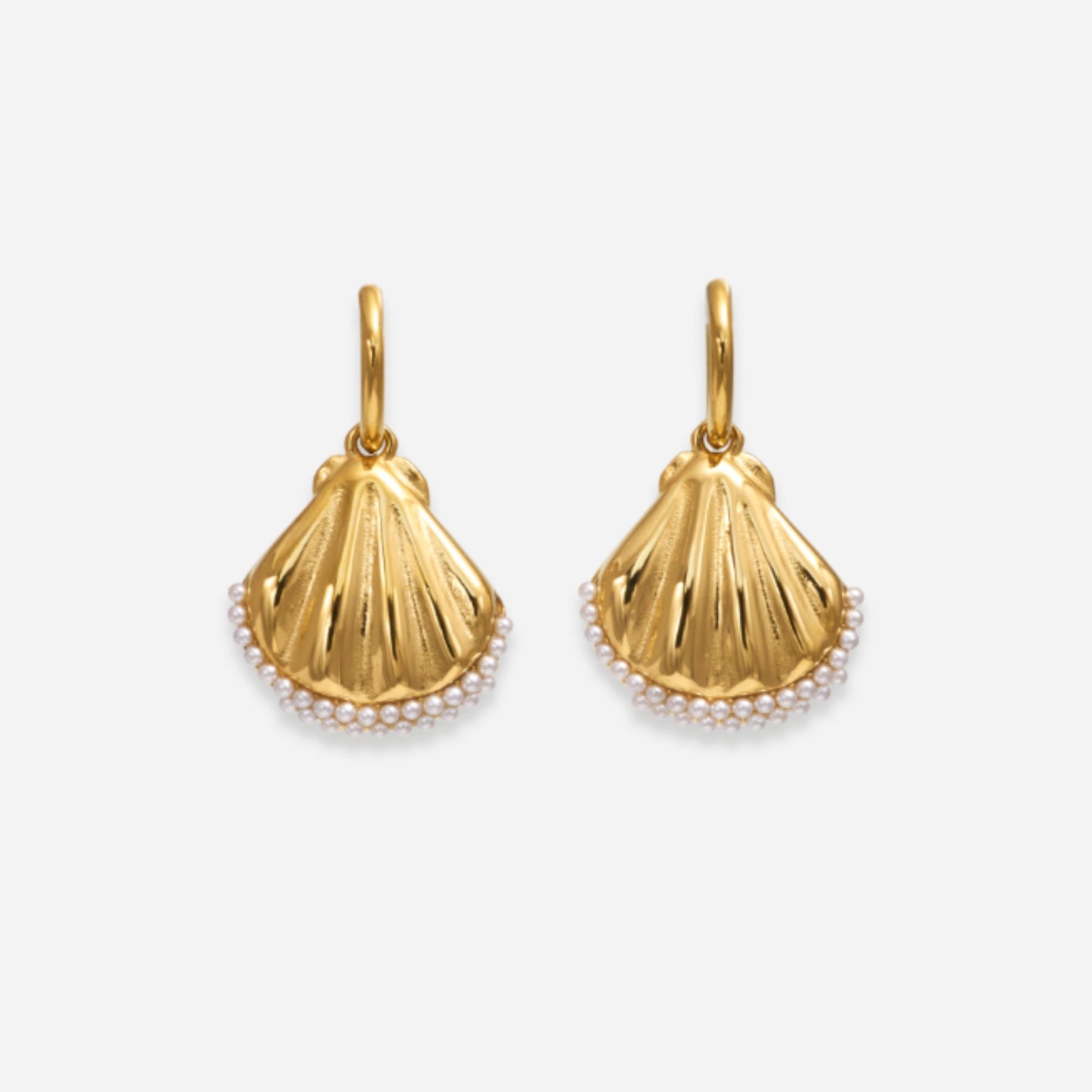 طقم مجوهرات Oceanic Elegance على شكل صدف - مطلي بالذهب عيار 18 قيراطًا مع لمسات من اللؤلؤ