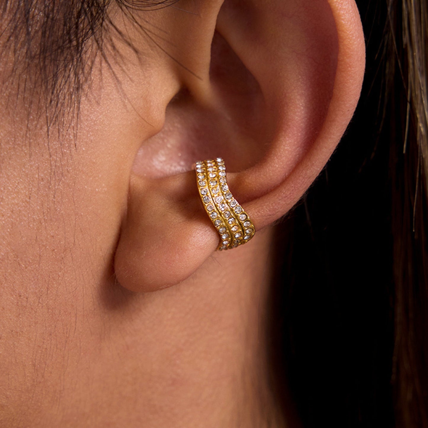 Sculpted Wave Hoop Earrings – 18K Gold Plated Stainless Steel