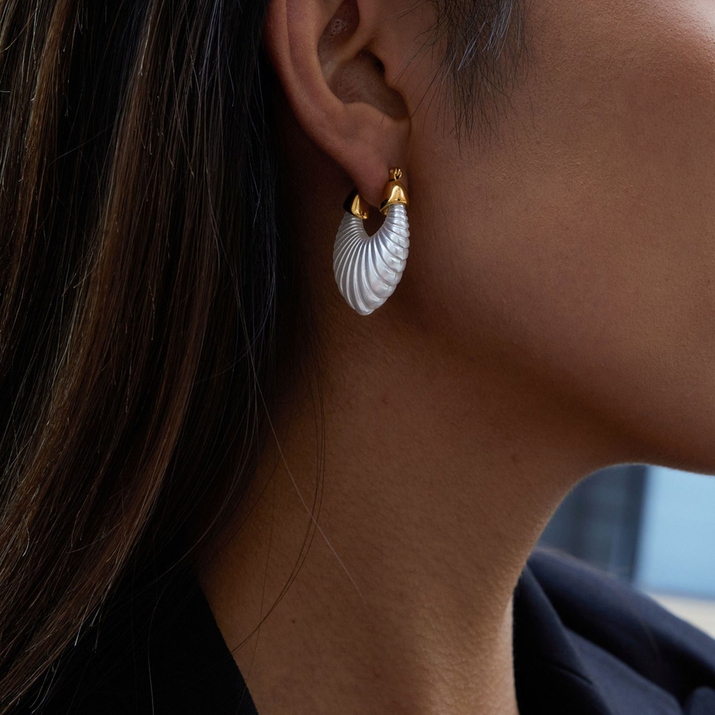 Twist Harmony Pearl Earrings – Gold Plated Stainless Steel